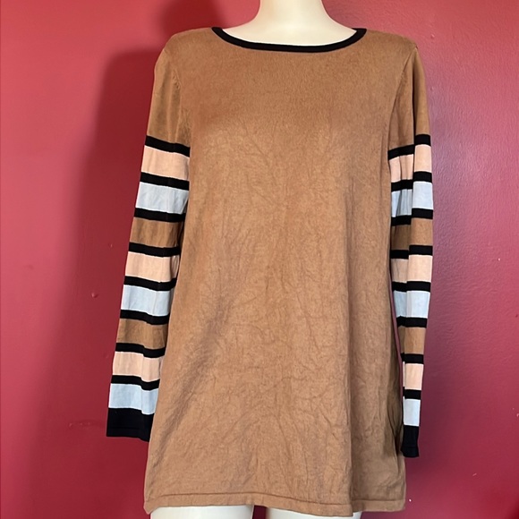 Bob Mackie Sweaters - Like new Bob Mackie brown striped sleeve knit sweater